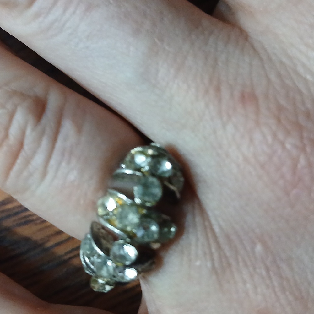 Ring - Picture 2 of 6